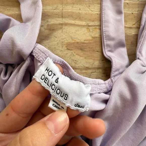 Hot & delicious Lavender Ruched Crop Top size small - Picture 2 of 2